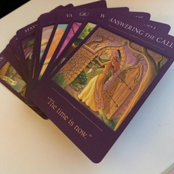 Sacred Traveler Oracle Cards - Picture 4 of 4